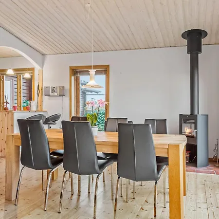 3 Bedroom Lovely In Dom wakacyjny Thyholm